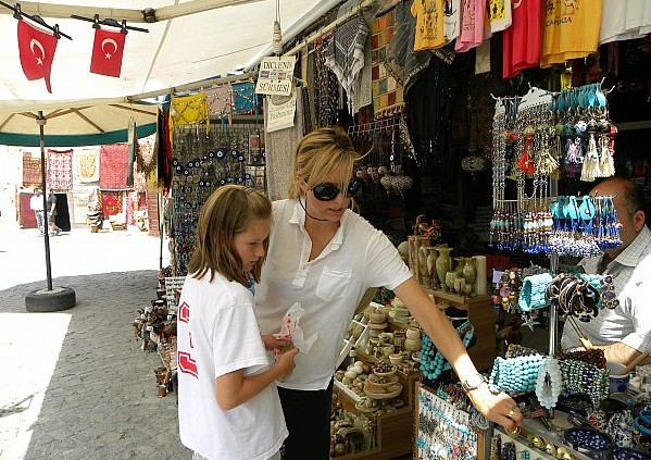 Ünlü film yıldızı Tea Leoni Kapadokya’yı gezdi