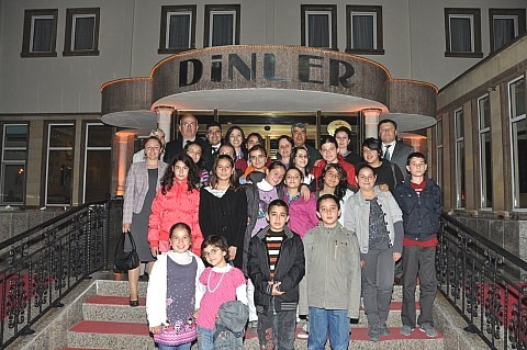 Dinler ailesinden öğrencilere moral yemeği