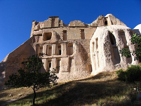 “Kapadokya Vadilerinde İmece Projesi” Güvercinlik Vadisi ile başladı