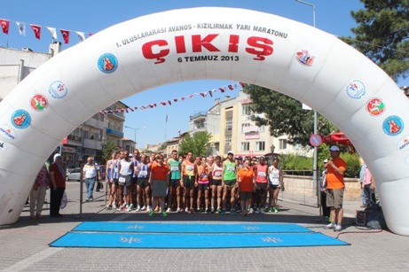 1. Uluslararası Avanos-Kızılırmak Yarı Maratonu koşuldu