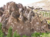 Soğanlı Vadisi-Güvercinlikler/Soğanlı Valley dovecotes