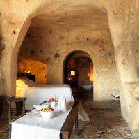 Sextantio Le Grotte Della Civita Oteli / Matera